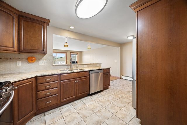 5 Helm St, South Hadley, MA 01075