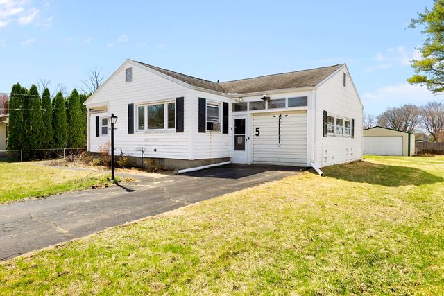5 Helm St, South Hadley, MA 01075