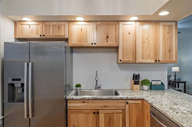 3921 Central Street, Kansas City, MO 64111