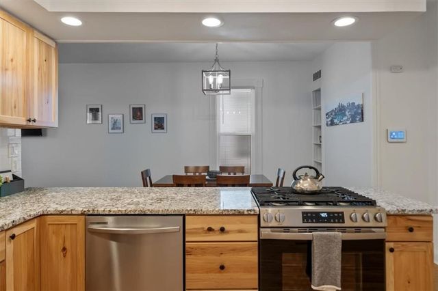 3921 Central Street, Kansas City, MO 64111