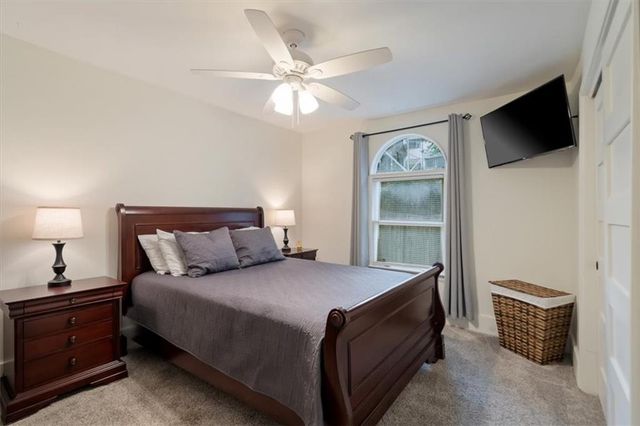 3921 Central Street, Kansas City, MO 64111