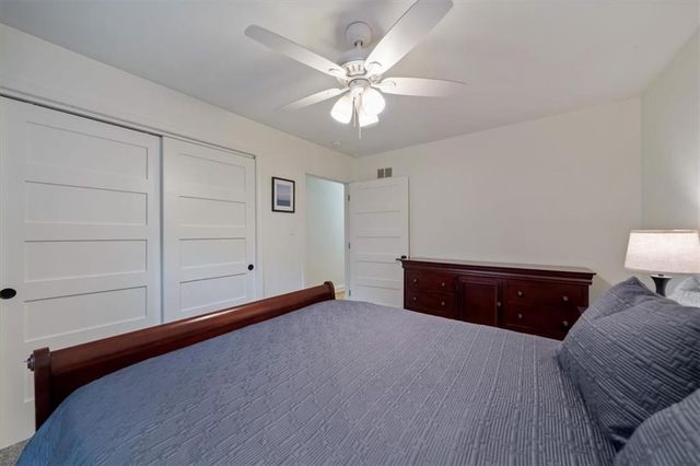 3921 Central Street, Kansas City, MO 64111