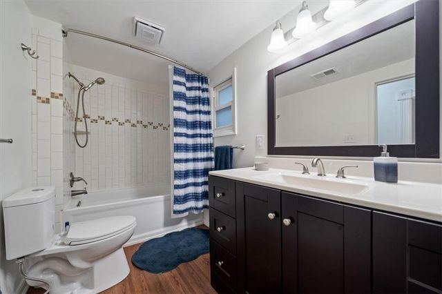 3921 Central Street, Kansas City, MO 64111