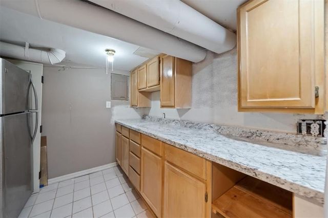 3921 Central Street, Kansas City, MO 64111