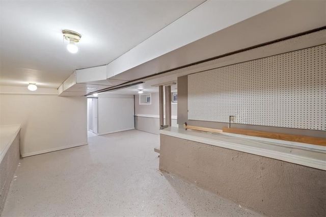 3921 Central Street, Kansas City, MO 64111