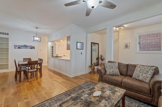 3921 Central Street, Kansas City, MO 64111