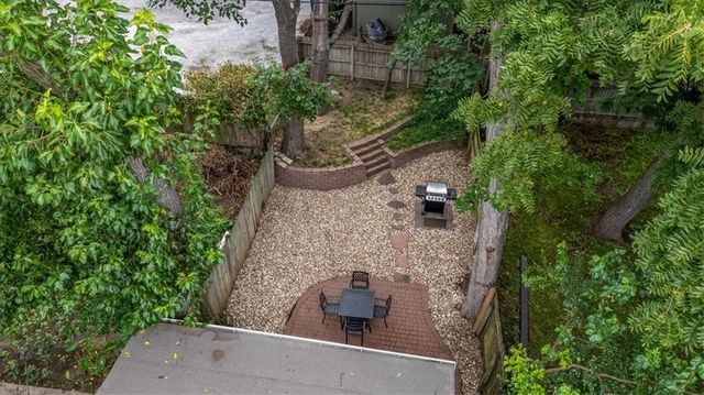 3921 Central Street, Kansas City, MO 64111