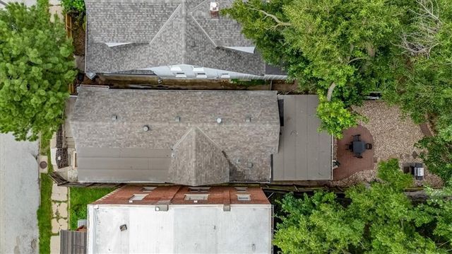 3921 Central Street, Kansas City, MO 64111