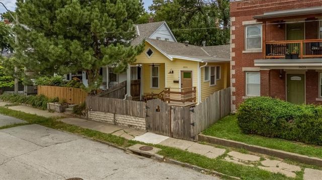 3921 Central Street, Kansas City, MO 64111