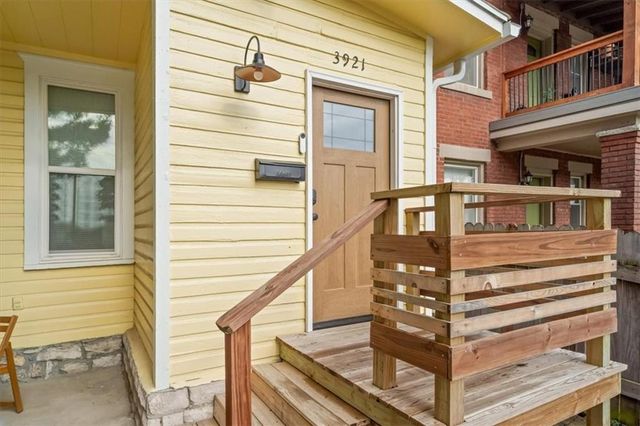 3921 Central Street, Kansas City, MO 64111