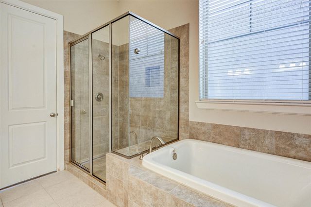 720 N Shepherd Drive, Houston, TX 77007