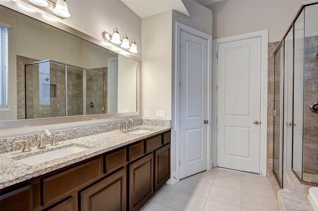 720 N Shepherd Drive, Houston, TX 77007