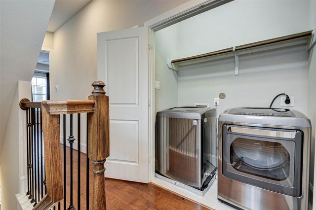 720 N Shepherd Drive, Houston, TX 77007
