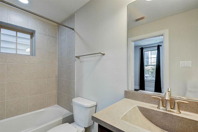 720 N Shepherd Drive, Houston, TX 77007