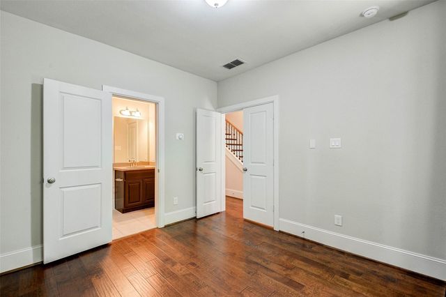 720 N Shepherd Drive, Houston, TX 77007