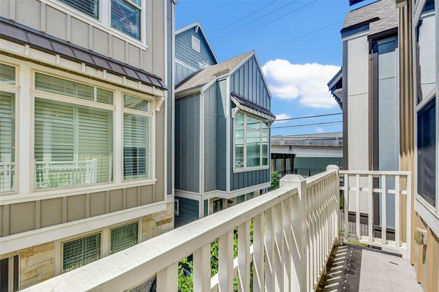 720 N Shepherd Drive, Houston, TX 77007