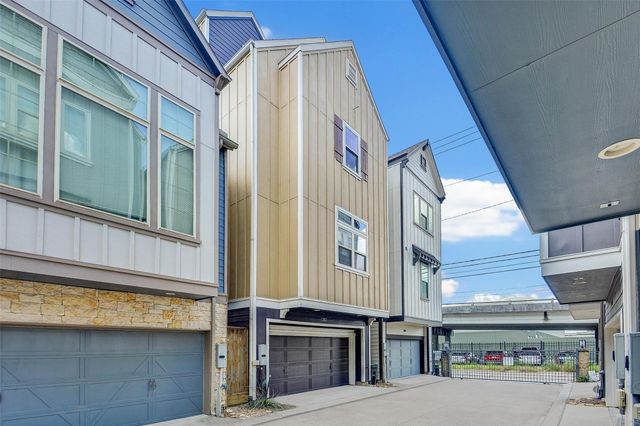 720 N Shepherd Drive, Houston, TX 77007