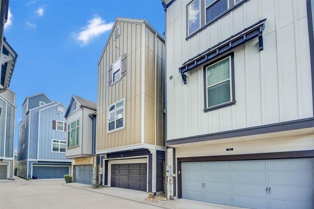 720 N Shepherd Drive, Houston, TX 77007