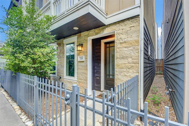 720 N Shepherd Drive, Houston, TX 77007