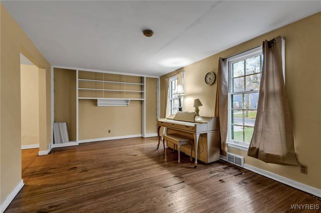 282 Hampton Parkway, Tonawanda, NY 14217