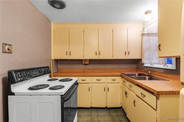 282 Hampton Parkway, Tonawanda, NY 14217