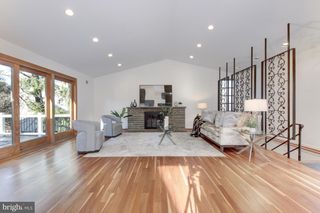 5814 MACARTHUR BLVD NW, Washington, DC 20016