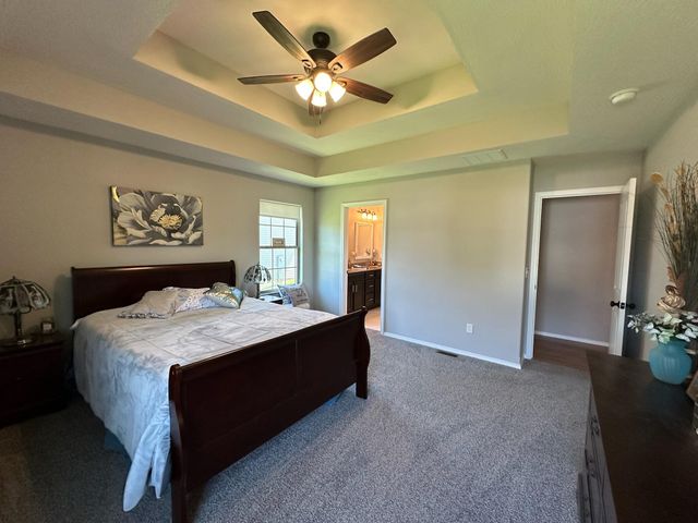 1087 E Daisy Falls Drive, Nixa, MO 65714