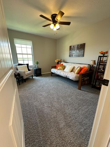 1087 E Daisy Falls Drive, Nixa, MO 65714