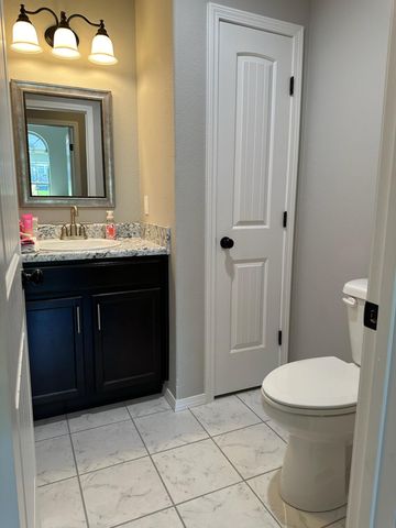 1087 E Daisy Falls Drive, Nixa, MO 65714
