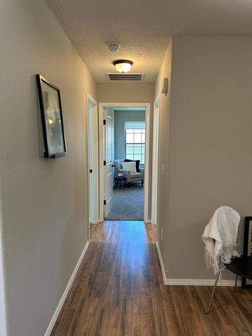 1087 E Daisy Falls Drive, Nixa, MO 65714