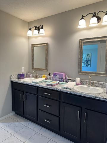 1087 E Daisy Falls Drive, Nixa, MO 65714