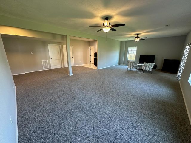 1087 E Daisy Falls Drive, Nixa, MO 65714
