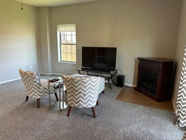 1087 E Daisy Falls Drive, Nixa, MO 65714