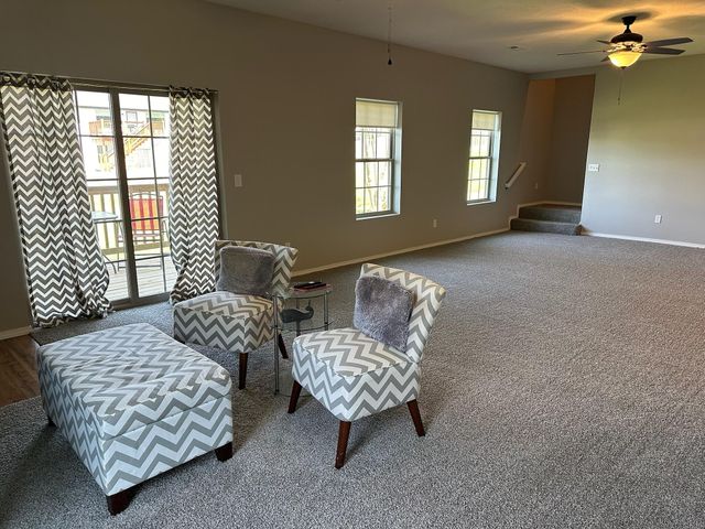 1087 E Daisy Falls Drive, Nixa, MO 65714