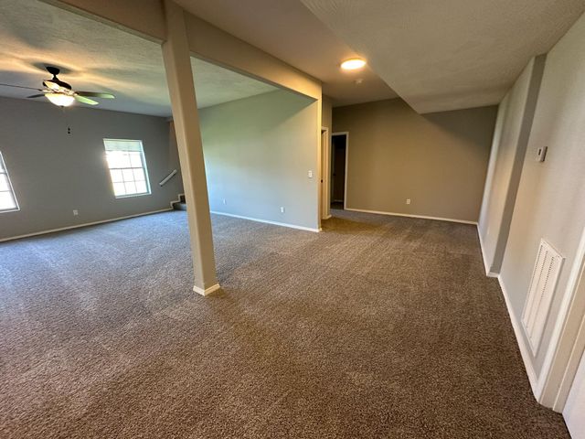 1087 E Daisy Falls Drive, Nixa, MO 65714