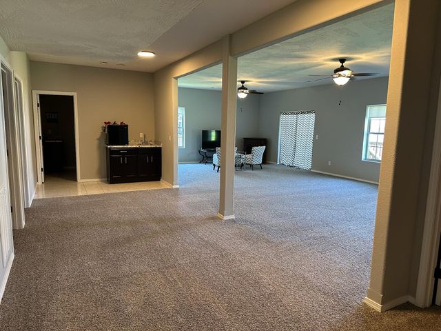 1087 E Daisy Falls Drive, Nixa, MO 65714