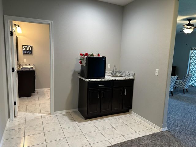 1087 E Daisy Falls Drive, Nixa, MO 65714