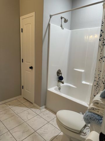 1087 E Daisy Falls Drive, Nixa, MO 65714