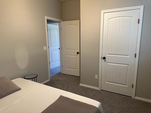 1087 E Daisy Falls Drive, Nixa, MO 65714