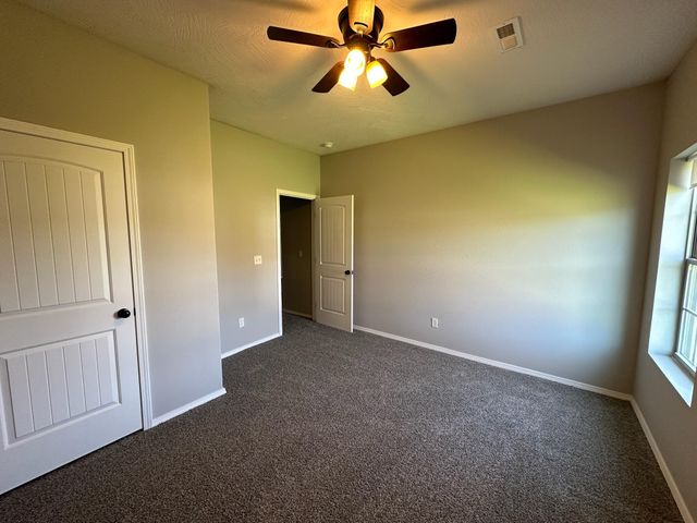 1087 E Daisy Falls Drive, Nixa, MO 65714