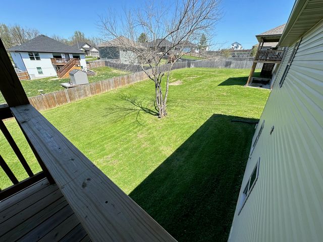 1087 E Daisy Falls Drive, Nixa, MO 65714