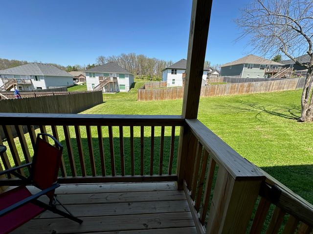 1087 E Daisy Falls Drive, Nixa, MO 65714