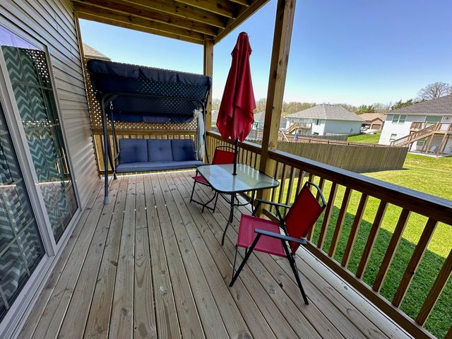 1087 E Daisy Falls Drive, Nixa, MO 65714