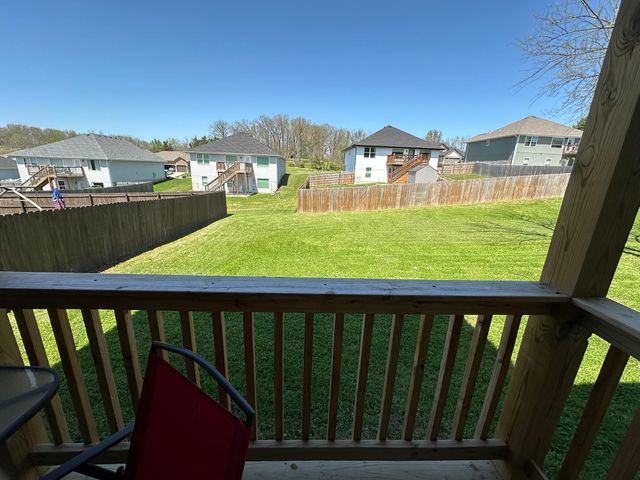 1087 E Daisy Falls Drive, Nixa, MO 65714