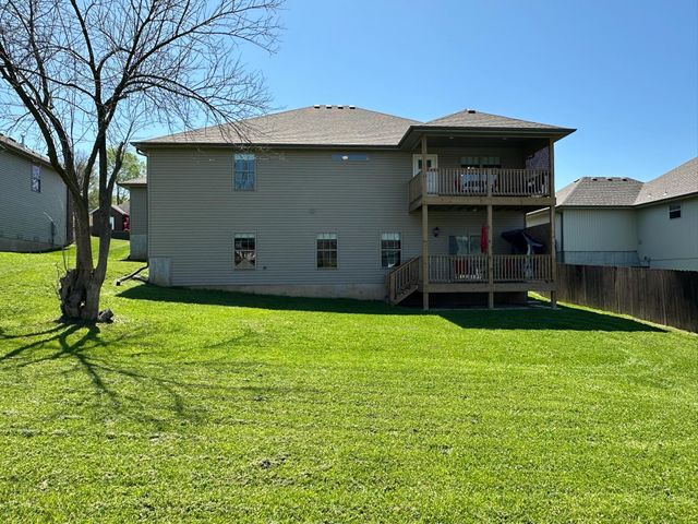 1087 E Daisy Falls Drive, Nixa, MO 65714