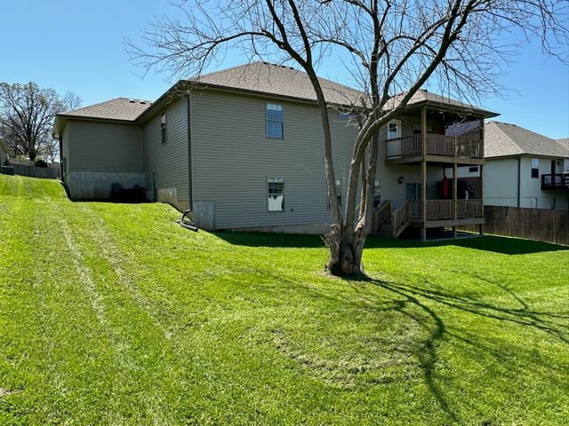 1087 E Daisy Falls Drive, Nixa, MO 65714