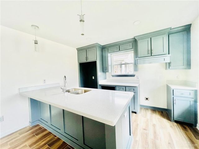 313 N Iowa Avenue, Weslaco, TX 78596