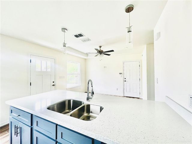 313 N Iowa Avenue, Weslaco, TX 78596