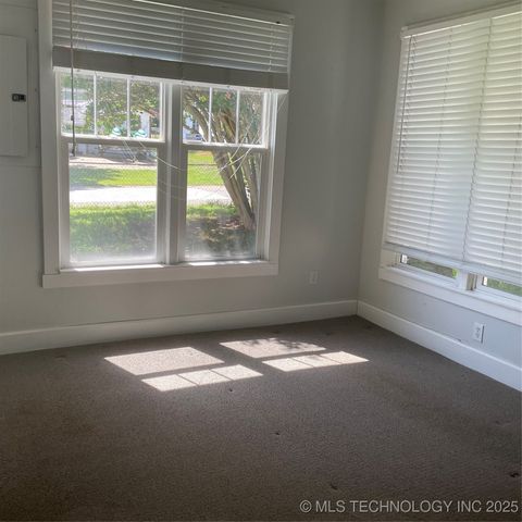 301 E Elm Avenue, Eufaula, OK 74432