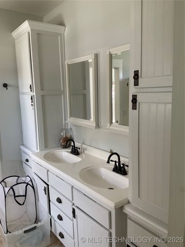 301 E Elm Avenue, Eufaula, OK 74432